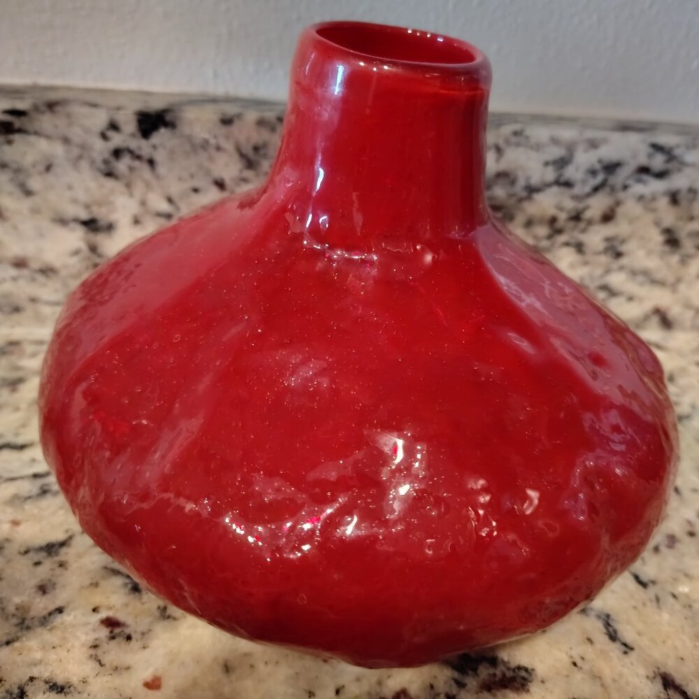 vintage Blenko Glass Gourd Vase From The 1960s, Characterized by Its Red Color